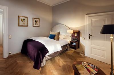 Excelsior Hotel Ernst image