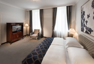 Suite cathedral view - sleeping room