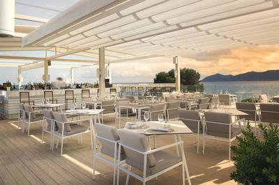 Radio Rooftop Restaurant & Bar