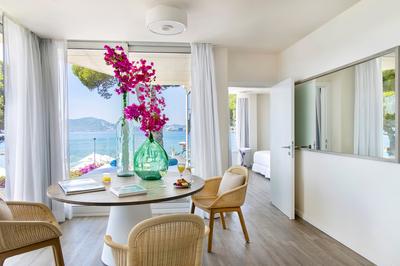 Beyond ME+ Suite with Sea View and Terrace
