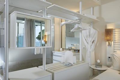 Aura Room