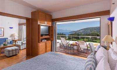 Deluxe Hotel & Bungalow Suite Sea View (One Bedroom & Sitting Room Separate or in Open Plan Style)