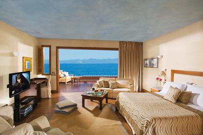 Wellness Waterfront Island Suite