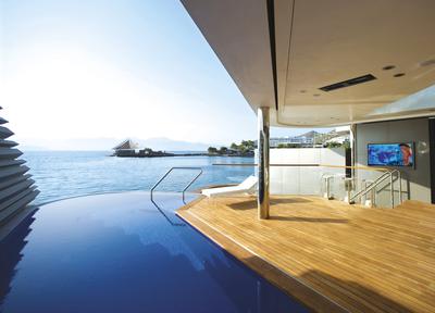 Yachting Villa Waterfront with a Gym & Private Heated Pool