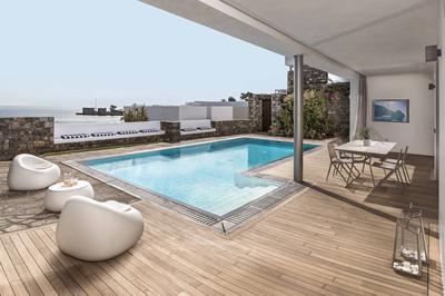Grand Villa Waterfront with Private Heated Pool