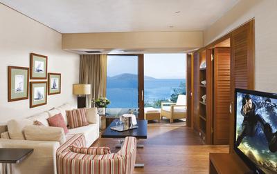 Deluxe Hotel Suite Seaview