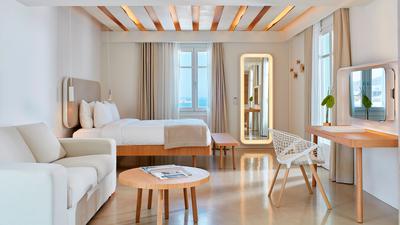 Honeymoon Suite