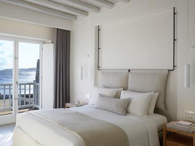 Bachelor  Coast suite