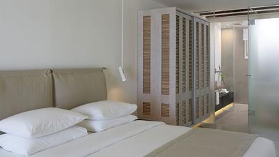 Bachelor Suite