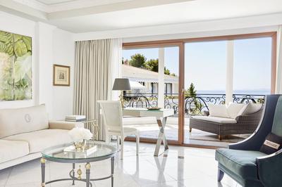 Executive Two Bedroom Suite with Sea View