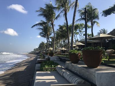 Daybeds along the beach
