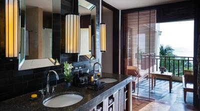 Studio Suite - Bathroom