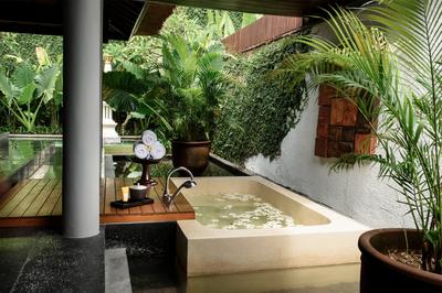 One Bedroom Villa - Outdoor Bathtub