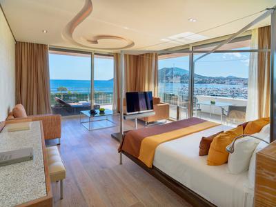 Cloud 9  Suite - Sea View