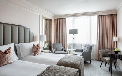 Westbury Room, Twin