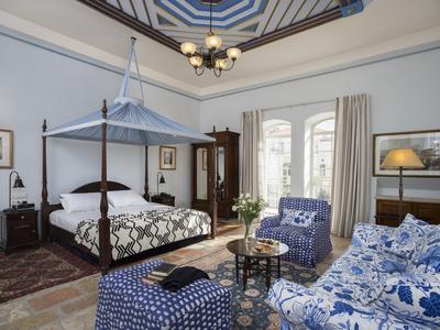 Suite - Famous Suite No. 6