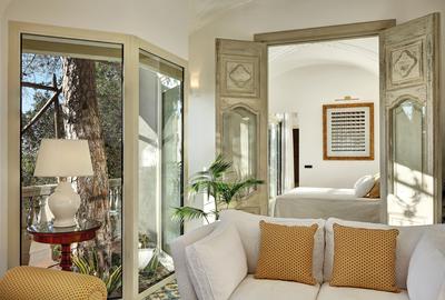 Suite, Front Sea View