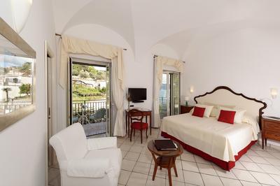 Partial Sea View Room, Side Sea View