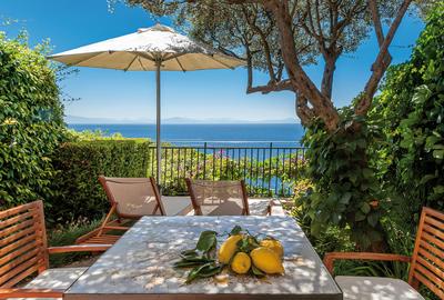 Suite, Front Sea View