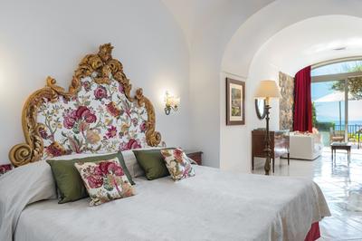 Suite, Front Sea View