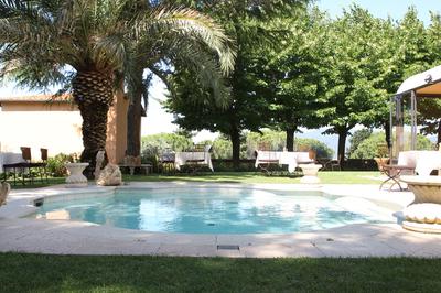 Outdoor heated jacuzzi