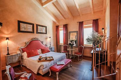 Deluxe room with mezzanine
