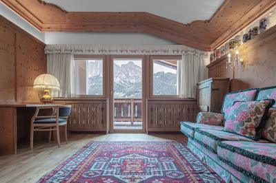 Romantik, Dolomites View