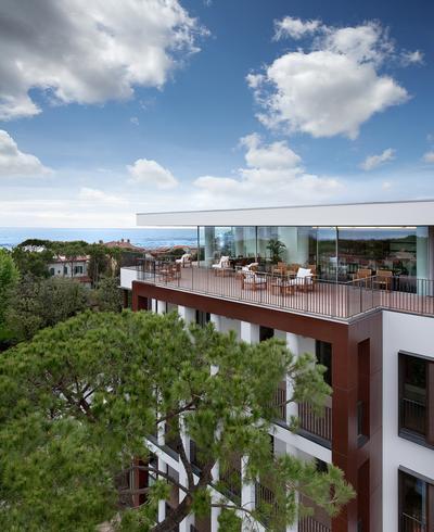 67 Sky Lounge Bar