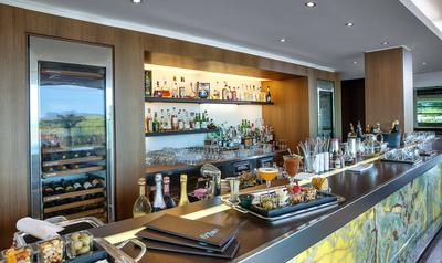 67 Sky Lounge Bar