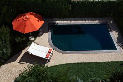 Suites with Private Pool and Garden