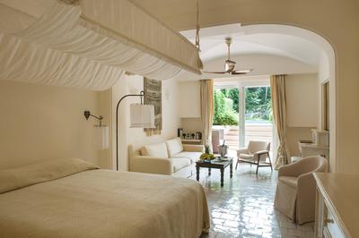 Deluxe Room with Private Pool and Garden