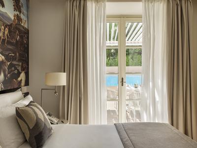 Villa Agrippina Private Pool Suite Red level