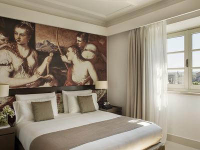 One bedroom Master Suite with View Red Level