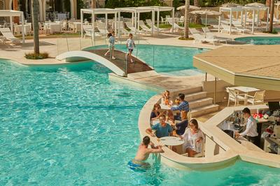 Oasis Pool