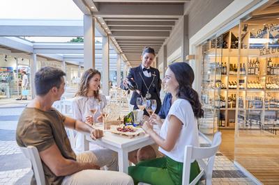 Wine bar