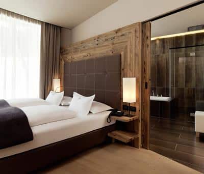 Bedroom - Deluxe Suite
