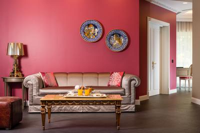 Liz Taylor Suite Lake View