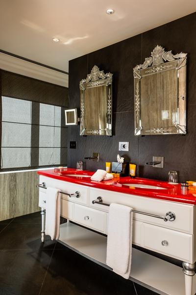 Liz Taylor Suite Lake View