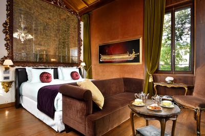 Prestige Room