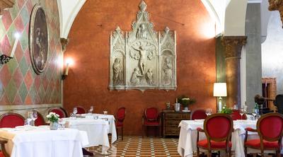 The Due Torri Lounge & Restaurant