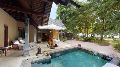 Beachfront Luxury Suite Pool Villa