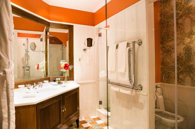 Superior Deluxe Room - Bathroom