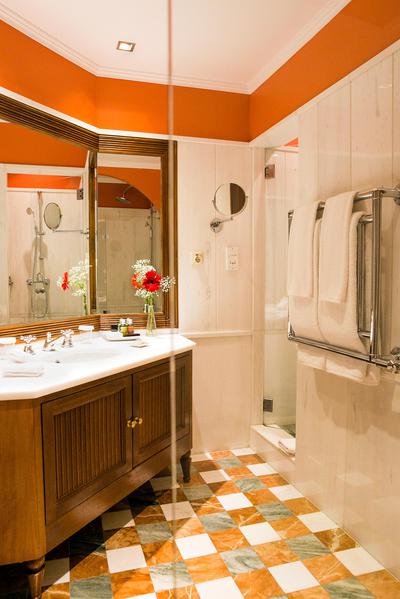 Superior Deluxe Room - Bathroom