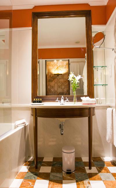 Classic City View Room - Bathroom