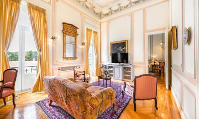 D.Amelia Royal Suite in the Palace