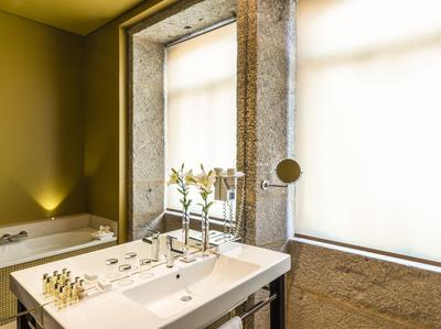 Suite Nicolau Nasoni - Bathroom