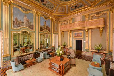 Mirror Room