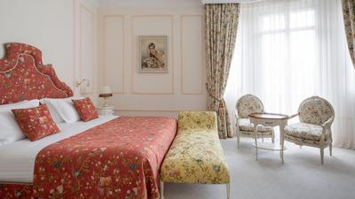 One-Bedroom Art Suite / Two-Bedroom Art Suite