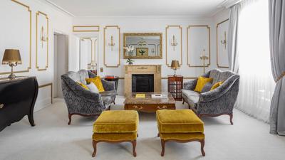 One-Bedroom Art Suite / Two-Bedroom Art Suite