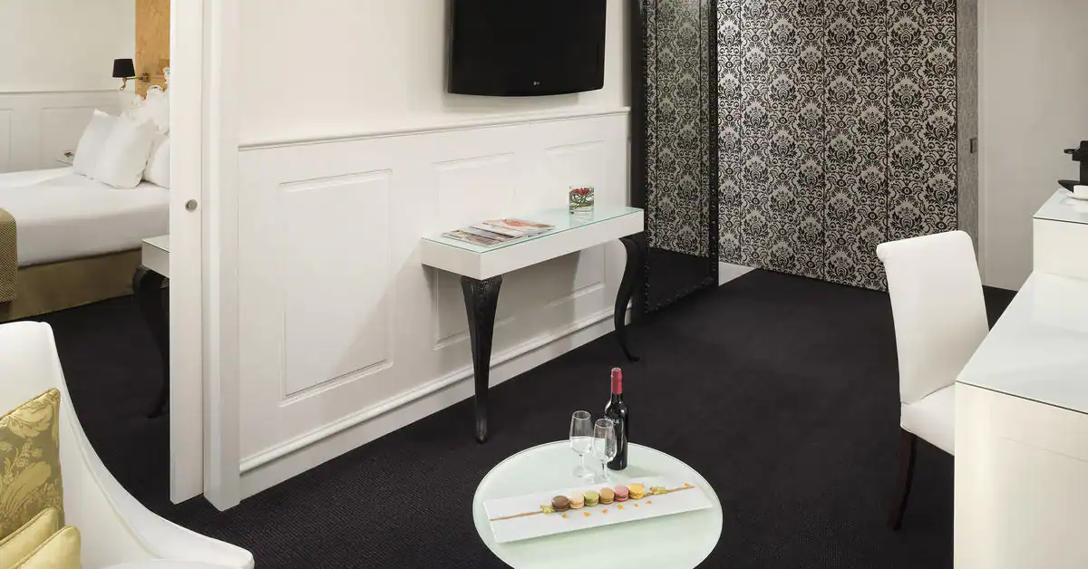 Junior Suite RedLevel
